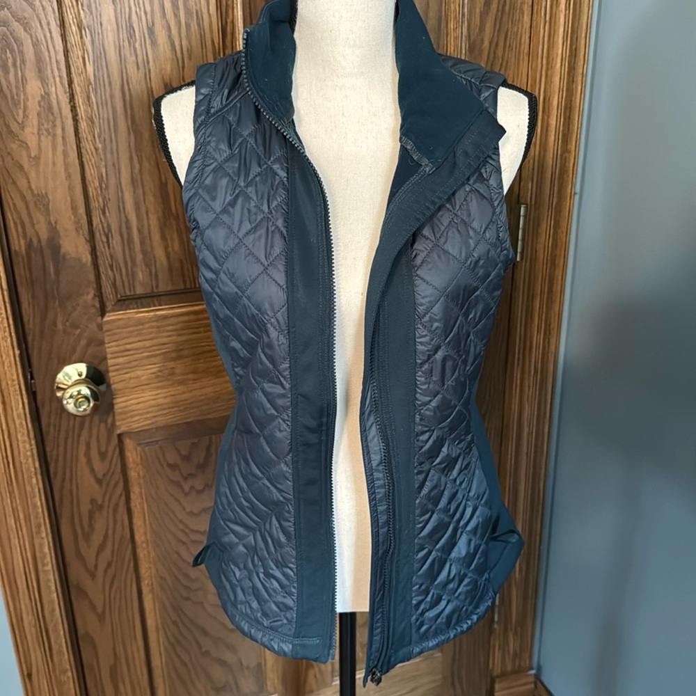 Athleta Sz M Green Vest